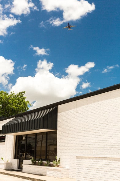 More Photos Of 2603 Southwell Rd, Dallas Light Distribution For Lease