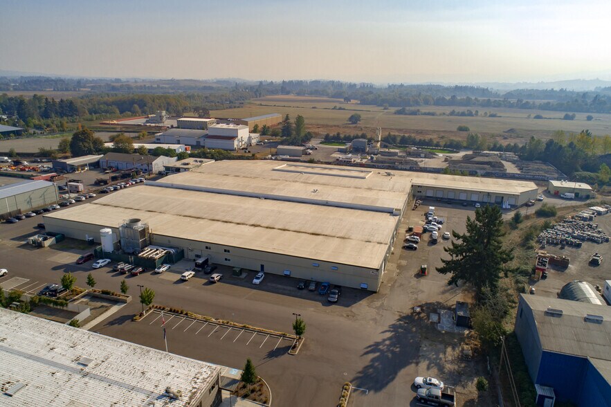 More Photos Of 630 SW Walnut St, Hillsboro Warehouse For Sale