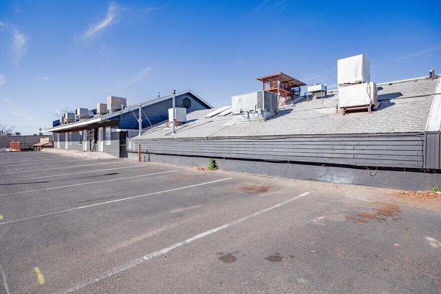 More Photos Of 819 N Navajo Dr, Page Storefront Retail Office For Sale