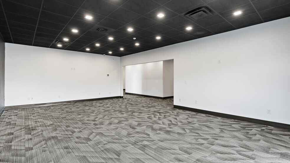 More Photos Of 5808 Bedford St, Pasco Office For Sale