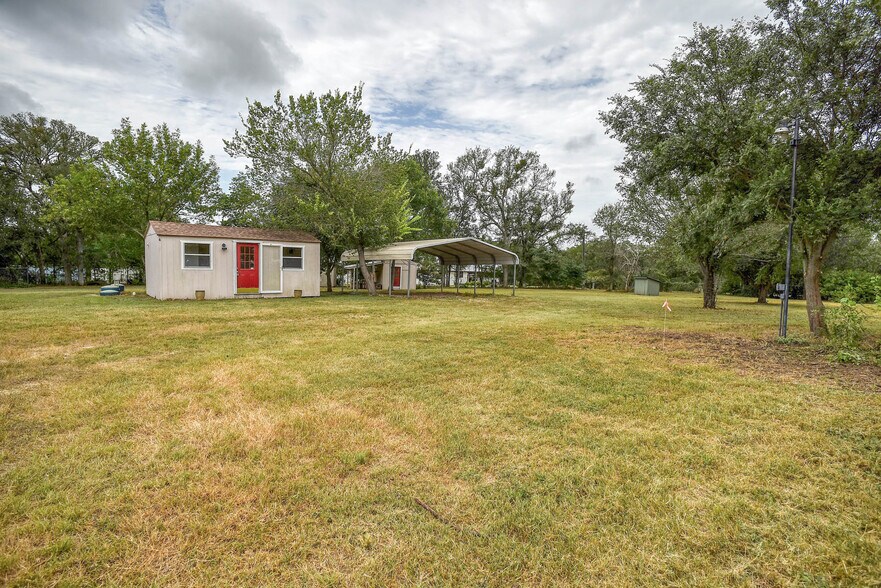 More Photos Of 901 Highway 21 W, Cedar Creek Land For Sale