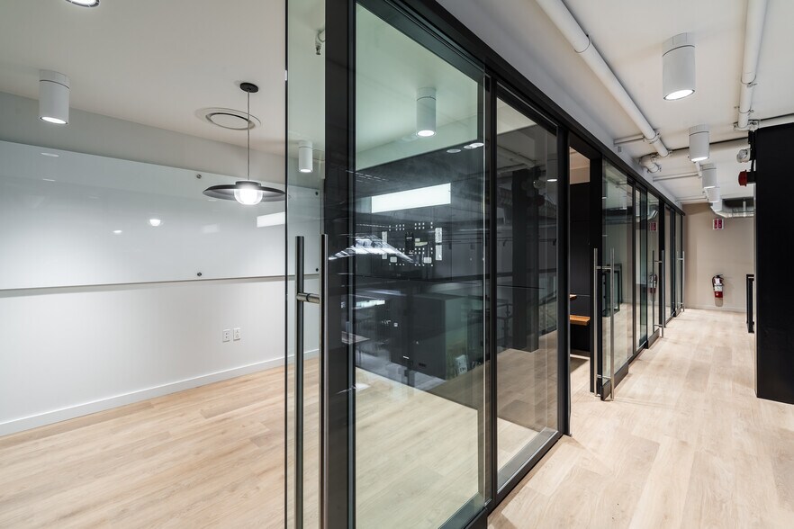 More Photos Of 7062-7064 Boul Saint-Laurent, Montréal Office For Sale