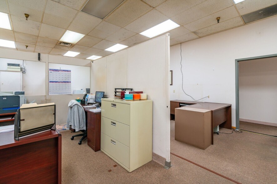 More Photos Of 621 Dana St NE, Warren Manufacturing For Lease