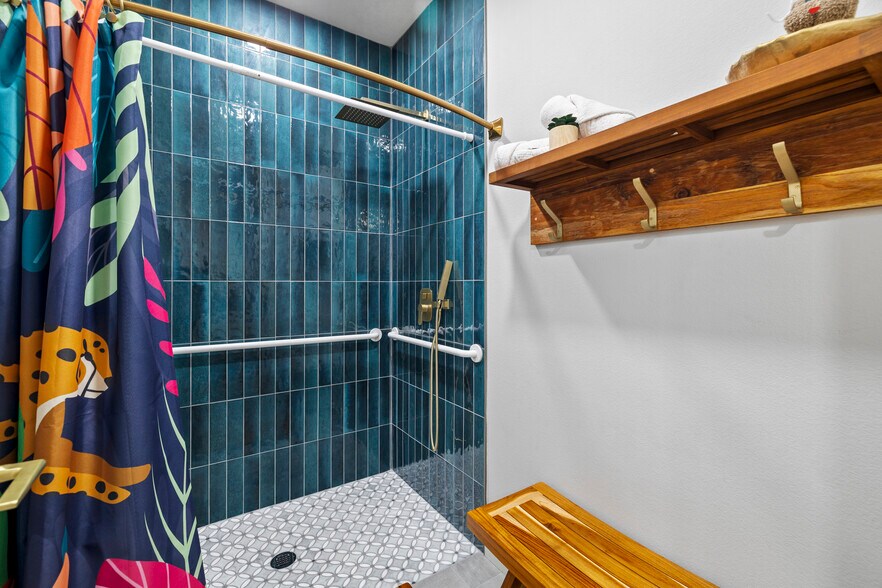 More Photos Of 4406 Judson Rd, Longview General Retail For Sale