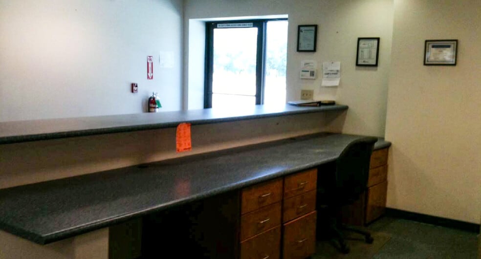 More Photos Of 30158 Road 68, Visalia Warehouse For Lease