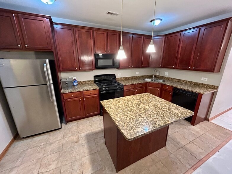 More Photos Of 5644 S Prairie Ave, Chicago Apartments For Sale