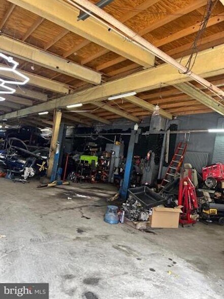 More Photos Of 873 N 45th St, Philadelphia Industrial For Sale
