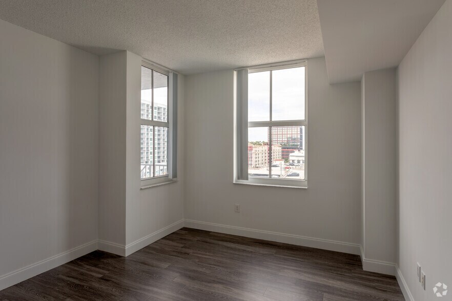 More Photos Of 212 S Olive Ave, West Palm Beach Apartments For Sale