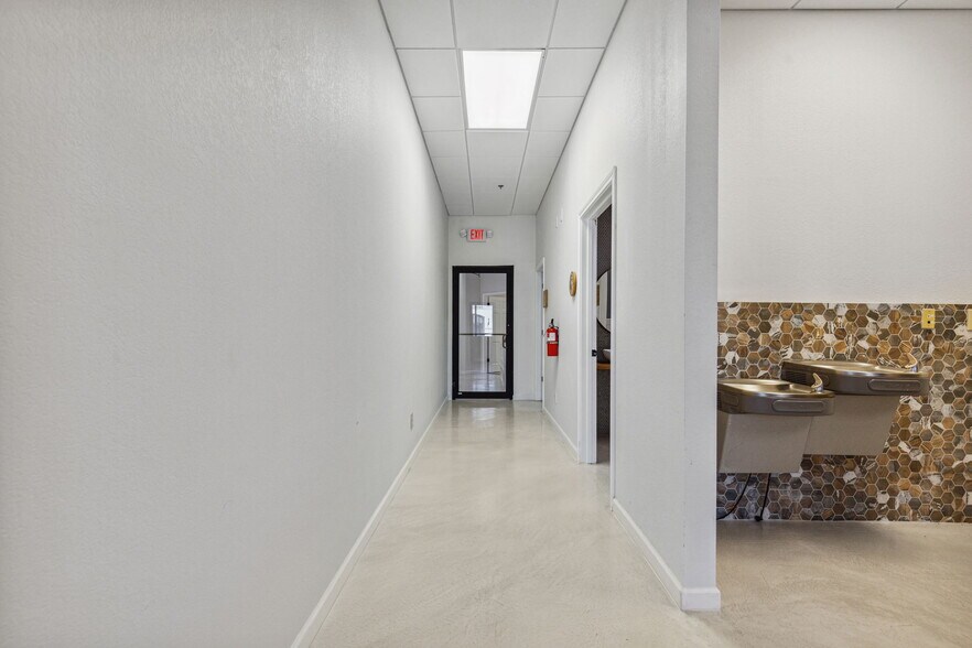 More Photos Of 8501 Wade Blvd, Frisco Medical For Lease