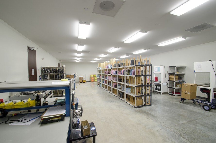 More Photos Of 2710 Reed Rd, Houston Distribution For Lease