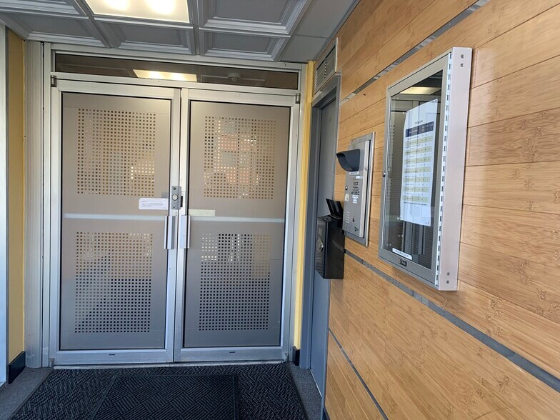 More Photos Of 350 Northern Blvd, Great Neck Office For Lease