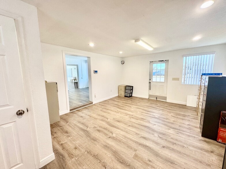 More Photos Of 4795 49th St N, Saint Petersburg Medical For Sale