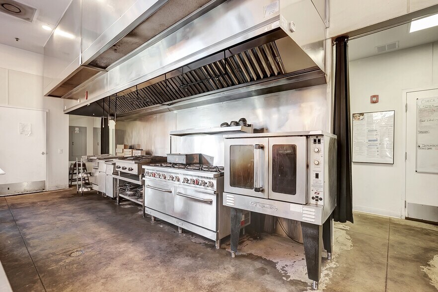 More Photos Of 122 S Howard Ave, Tampa Restaurant For Lease