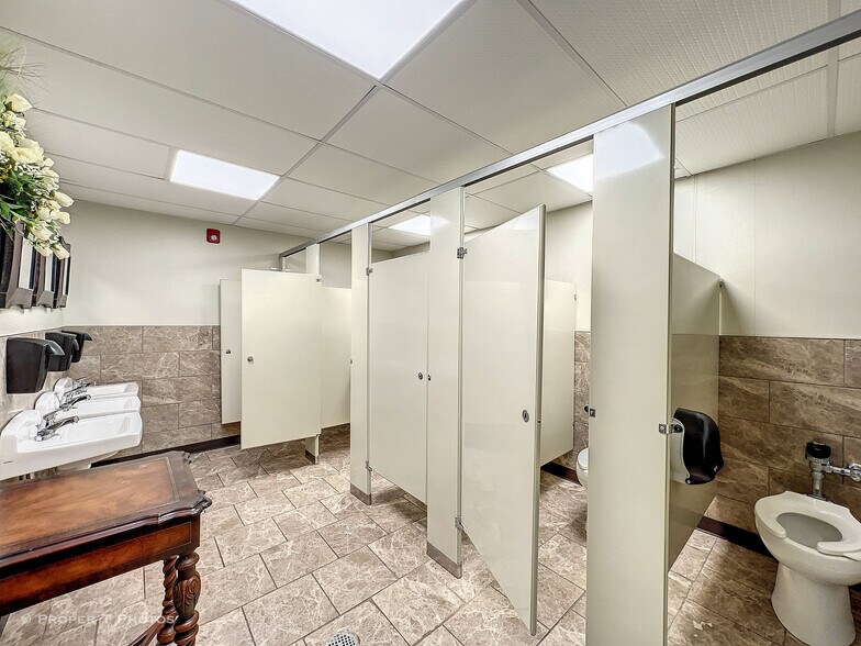 More Photos Of 1375 East St, New Britain Lodge Meeting Hall For Lease