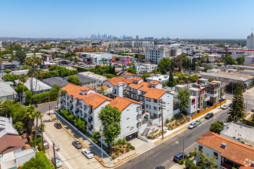 More Photos Of 1318 N Mansfield Ave, Los Angeles Apartments For Sale
