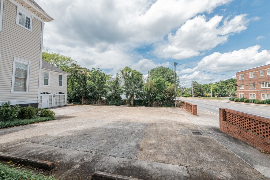 More Photos Of 2607 Vineville Ave, Macon-Bibb Office For Lease
