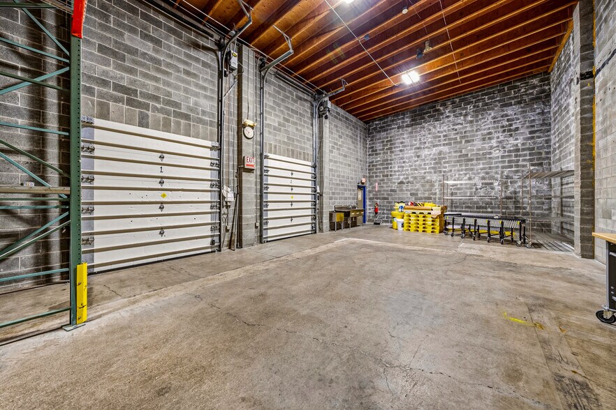 More Photos Of 710 Jefferson Ave, Ashland Light Manufacturing For Lease
