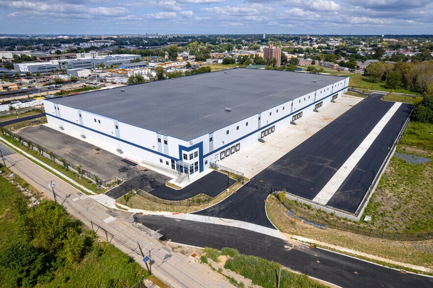 More Photos Of 332 S 17th St, Camden Industrial For Sale