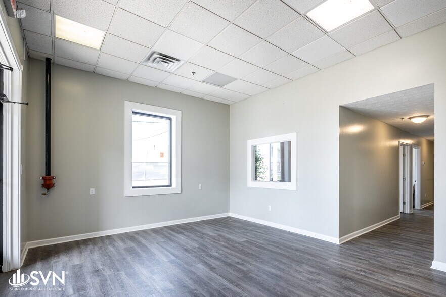 More Photos Of 514 N Main St, Nicholasville Freestanding For Lease