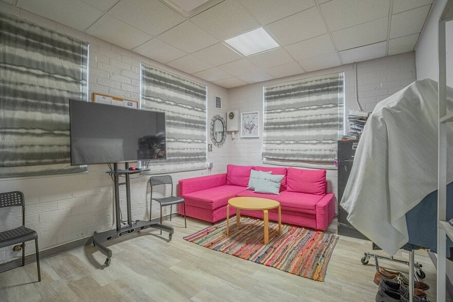 More Photos Of 48 Griffin St, McDonough Storefront For Sale