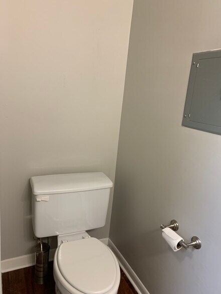 More Photos Of 14339 Torrey Chase Blvd, Houston Office For Sale