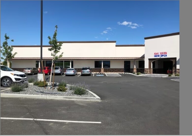 More Photos Of 900 13th #6 &7 ave, Quincy Storefront Retail Office For Lease