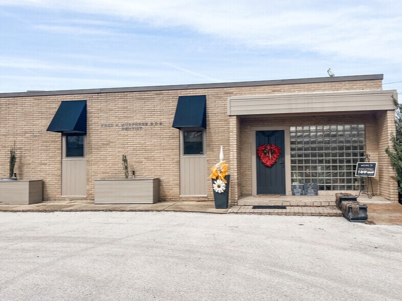 Primary Photo Of 602 Pegram Dr, Tupelo Healthcare For Sale