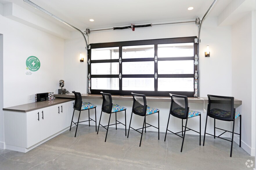 More Photos Of 1415 Cuming St NE, Omaha Apartments For Lease