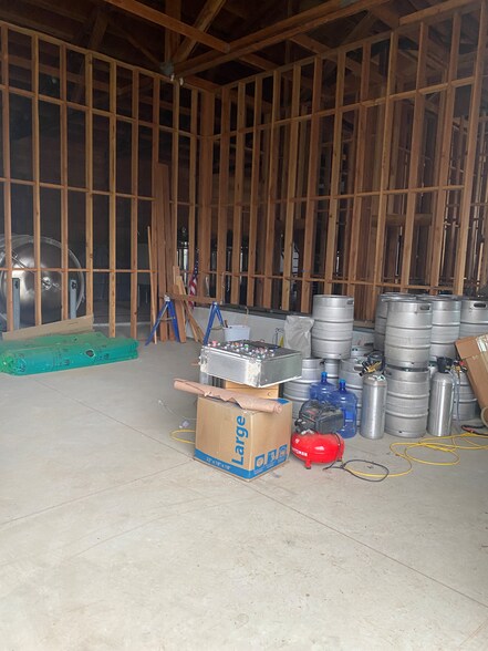 More Photos Of 200 Running Dogs Ln, Saint Helens Specialty For Sale