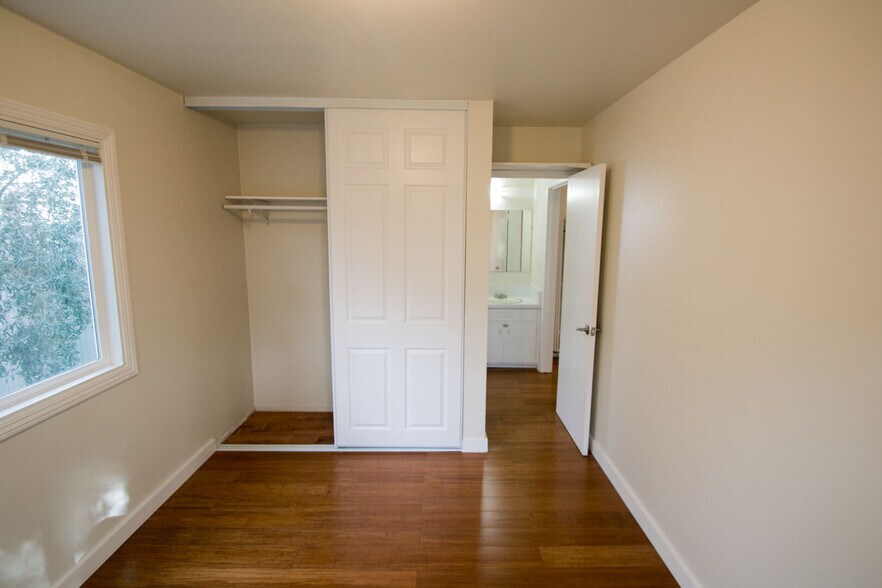 More Photos Of 2210-2212 Ward St, Berkeley Apartments For Sale