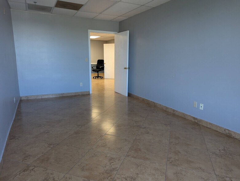 More Photos Of 701 NW Federal Hwy, Stuart Medical For Lease