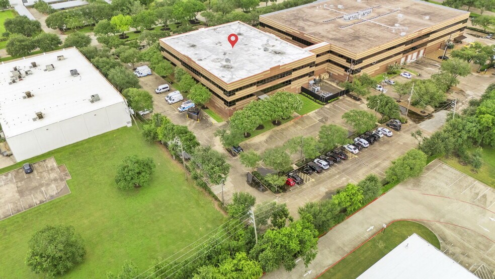 More Photos Of 1601 Industrial Blvd, Sugar Land Medical For Lease