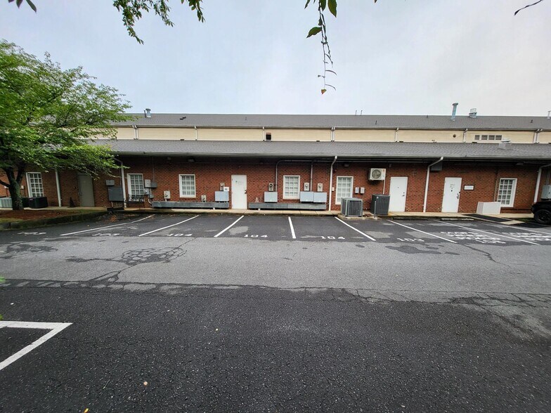 More Photos Of 411 Billingsley Rd, Charlotte Medical For Sale