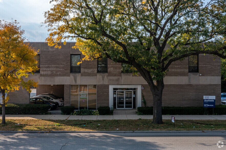 More Photos Of 10031 Roosevelt Rd, Westchester Office For Lease