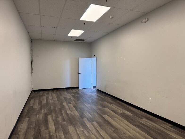 More Photos Of 163 Cheney Dr W, Twin Falls General Retail For Lease