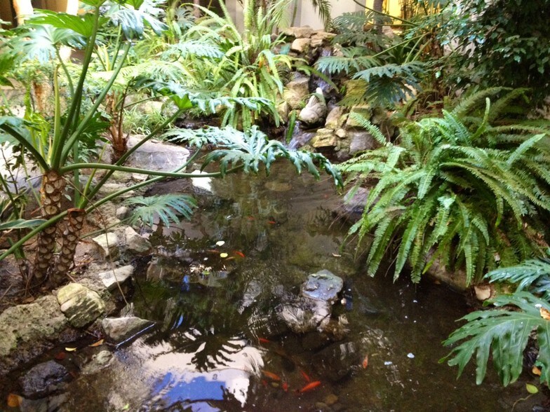 More Photos Of 2001 S Barrington Ave, Los Angeles Medical For Lease