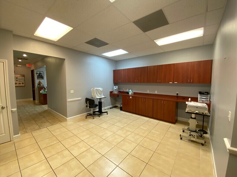 More Photos Of 3531 S Town Center Blvd, Sugar Land Medical For Lease