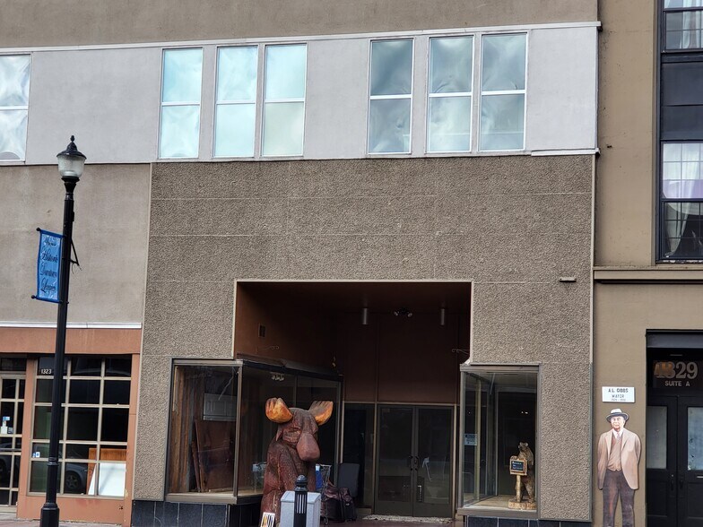 More Photos Of 1315 Commerce Ave, Longview General Retail For Lease