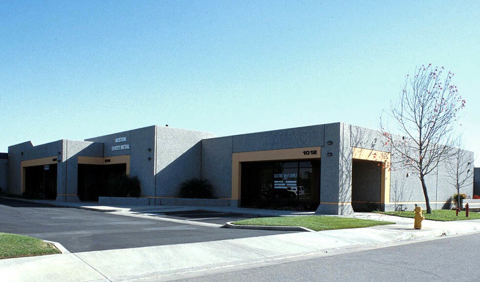 More Photos Of 1000-1012 Segovia Cir, Placentia Flex For Lease