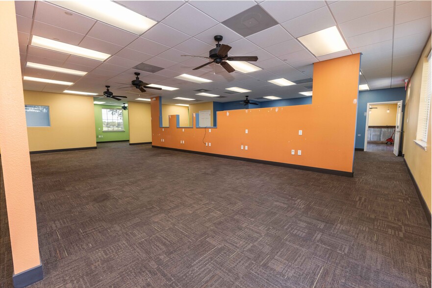 More Photos Of 3400 Southern Trce, The Villages Office For Sale