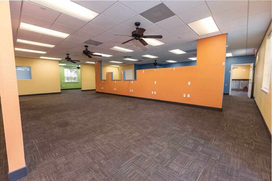 More Photos Of 3401 Southern Trce, The Villages Office For Sale