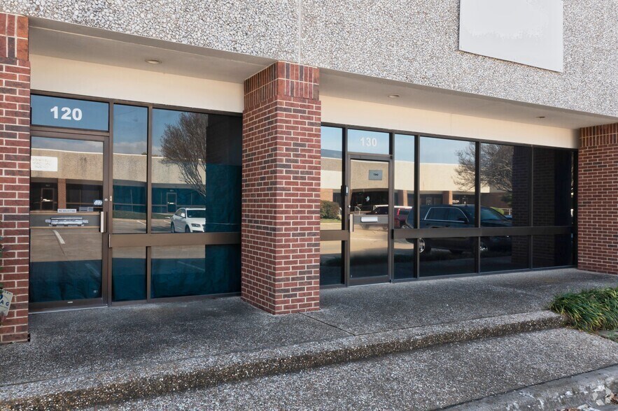More Photos Of 11999 Plano Rd, Dallas Light Distribution For Lease