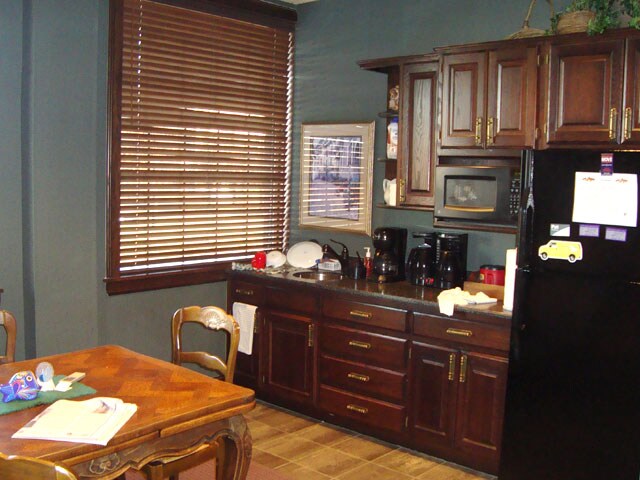 More Photos Of 1414 SW Ashworth Pl, Topeka Office For Lease