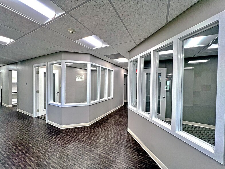 More Photos Of 1117 Washington St, Highland Medical For Sale