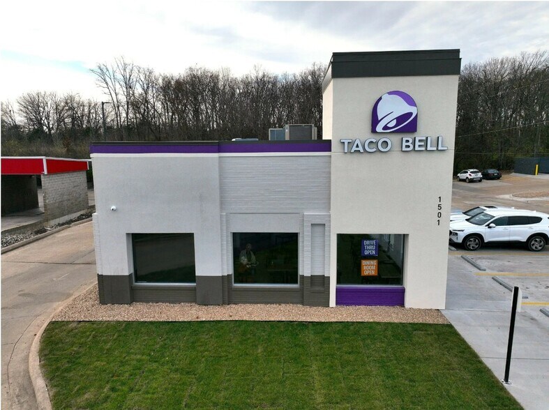 More Photos Of 1501 S Business 54, Eldon Fast Food For Sale