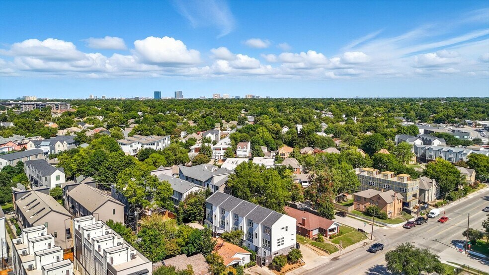 More Photos Of 5647 Live Oak, Dallas Apartments For Sale