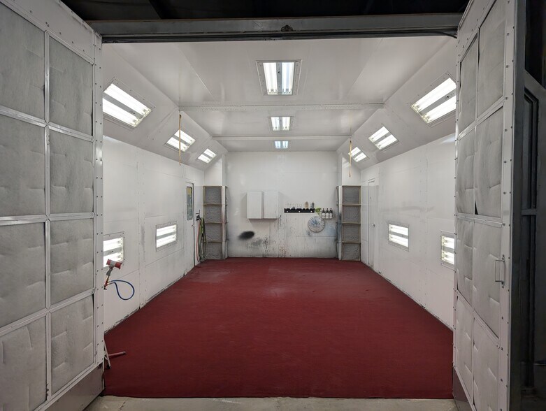 More Photos Of 1140 N Broadway St, Spring Valley General Retail For Sale