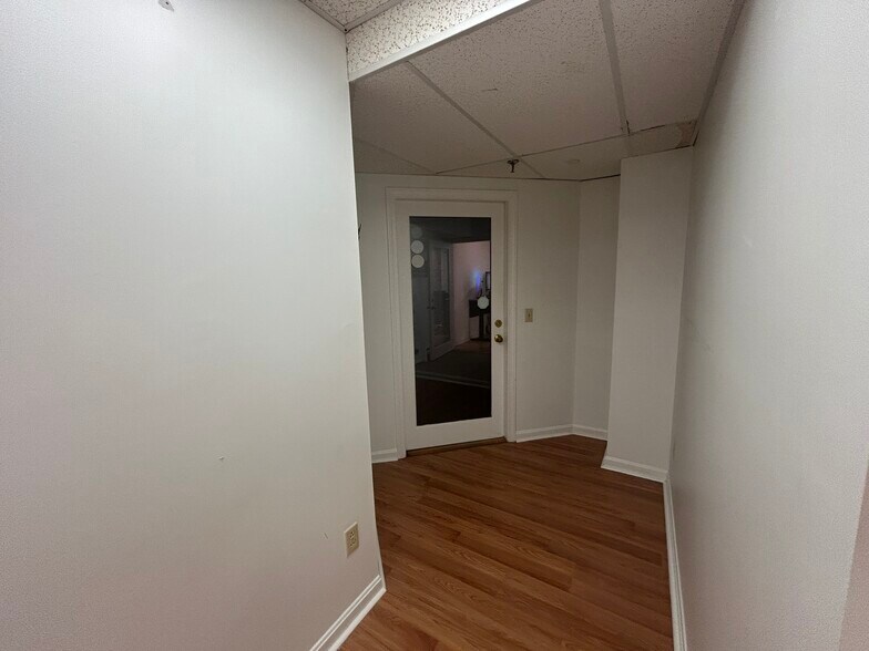 More Photos Of 812 Main St, Osterville Office Residential For Lease