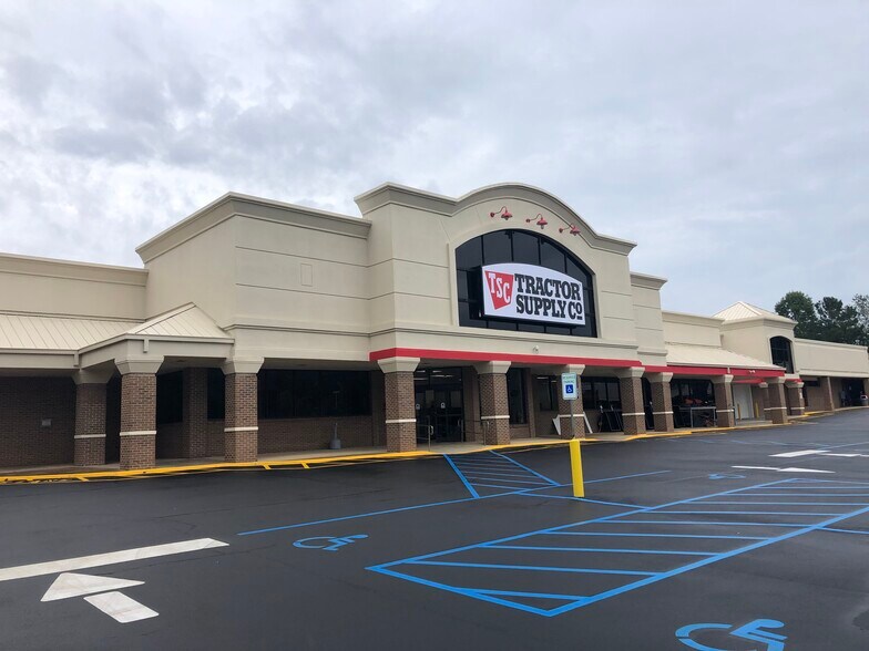 More Photos Of 2710a Gentry Memorial Hwy, Pickens Unknown For Lease