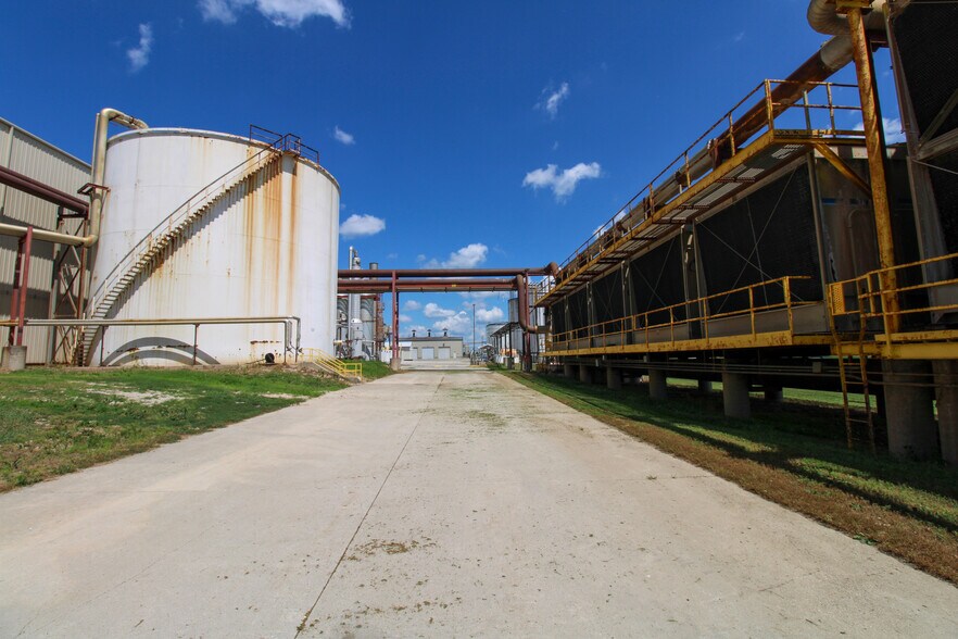 More Photos Of 6059 159th St, Galva Food Processing For Sale